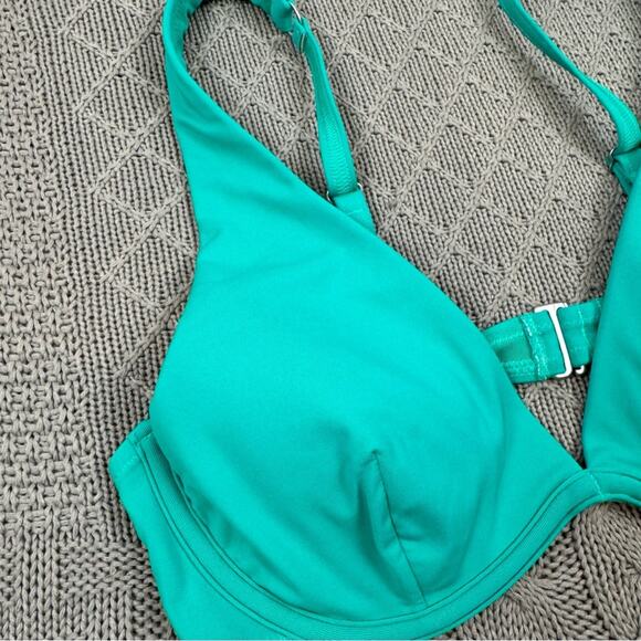 Athleta Green Bikini Top ~ 34 B/C - Picture 2 of 8